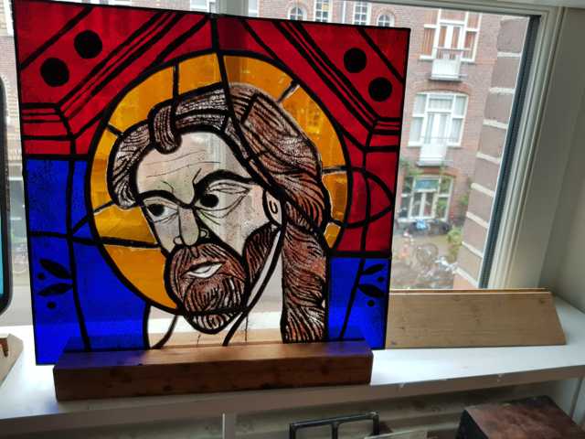 prachtig gebrandschilderd raam gemaakt met de tiffany techniek op de brandschilder cursus te Amsterdam